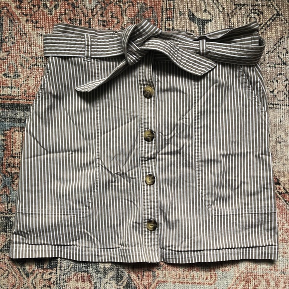 Abercrombie & Fitch Dresses & Skirts - Abercrombie & Fitch Striped Mini Skirt